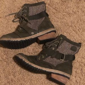 Sorel Olive leather upper snow boots